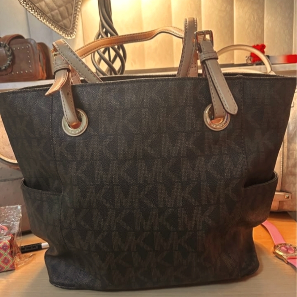 Michael kors tote